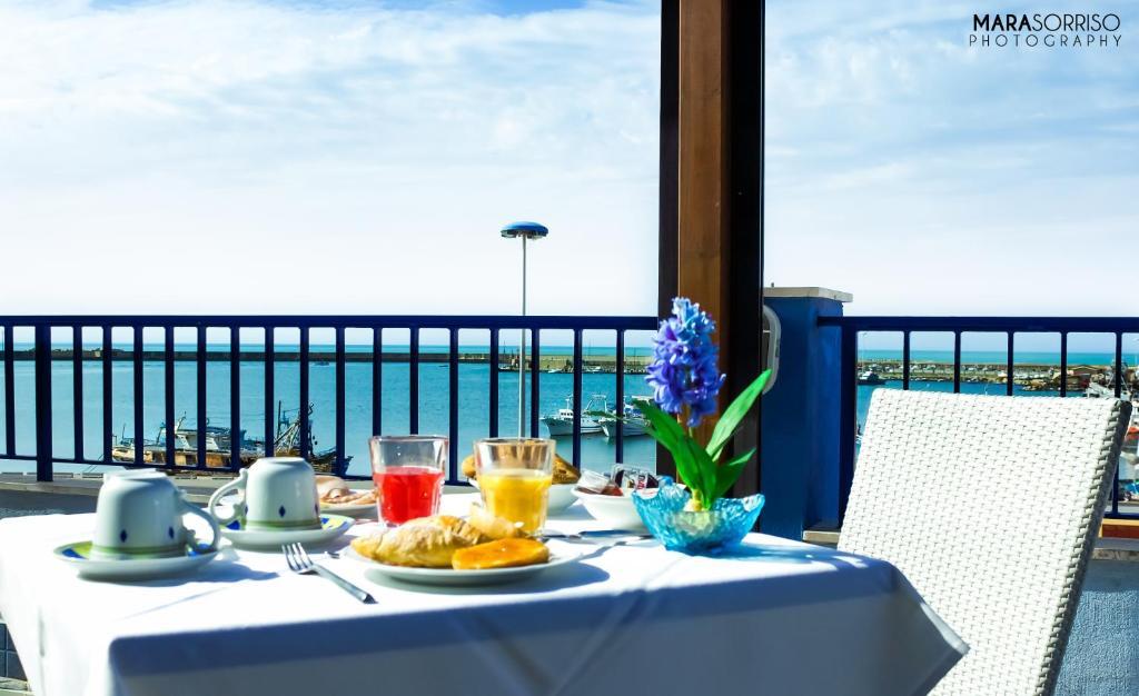 Hotel Al Faro Licata Exterior photo