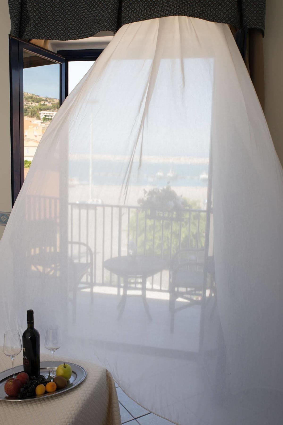 Hotel Al Faro Licata Exterior photo